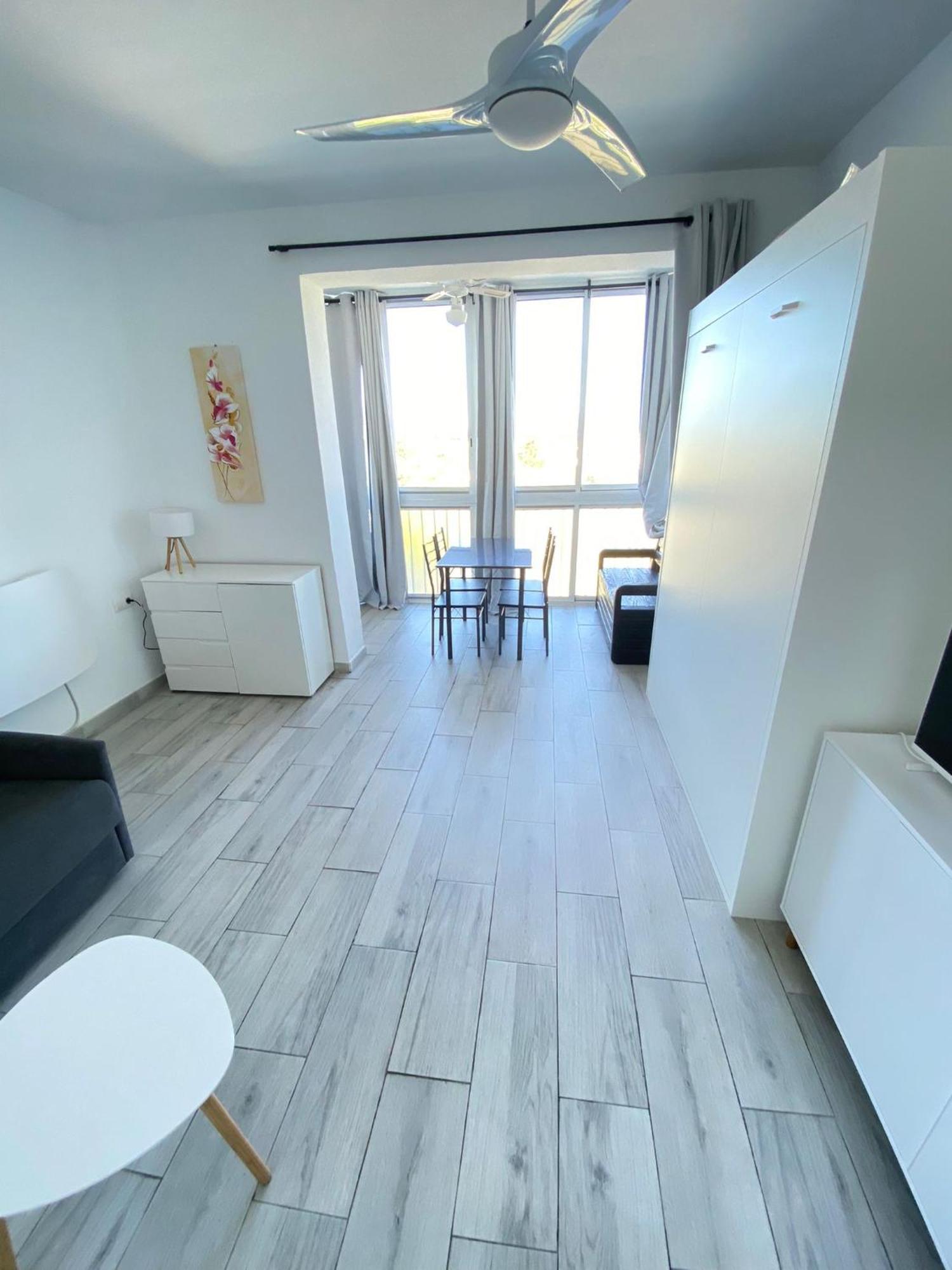 Studio Avec Piscine Et Parking Roses Eksteriør billede